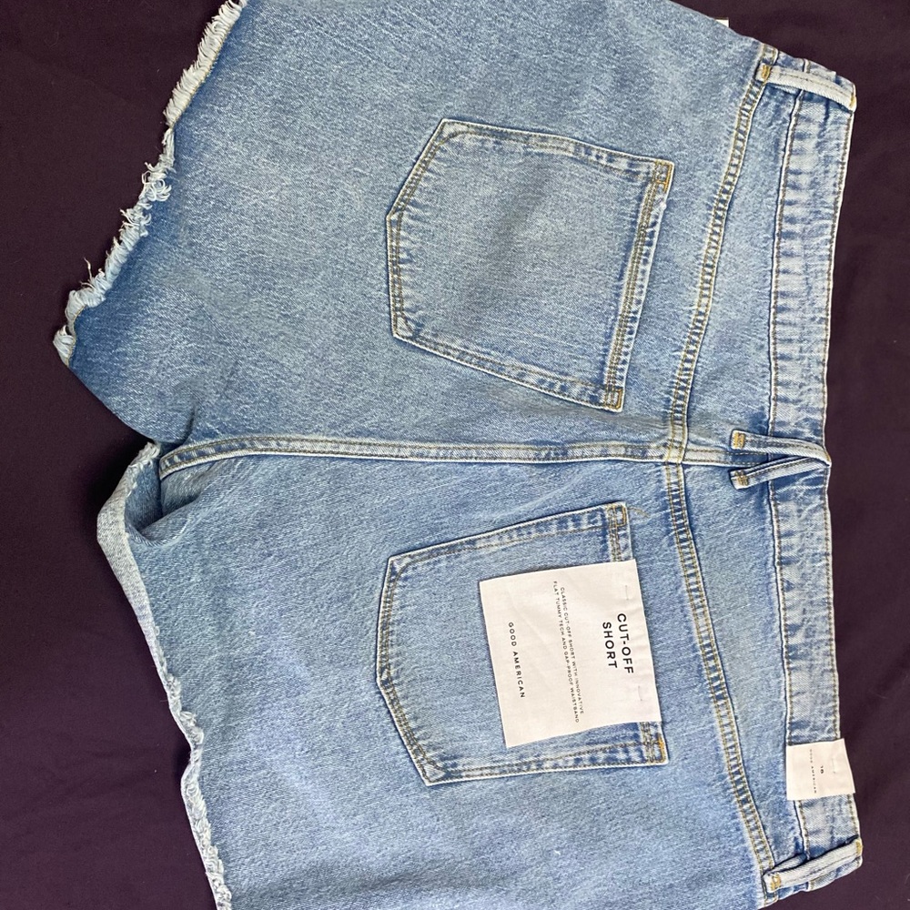 Good American bootcut shorts